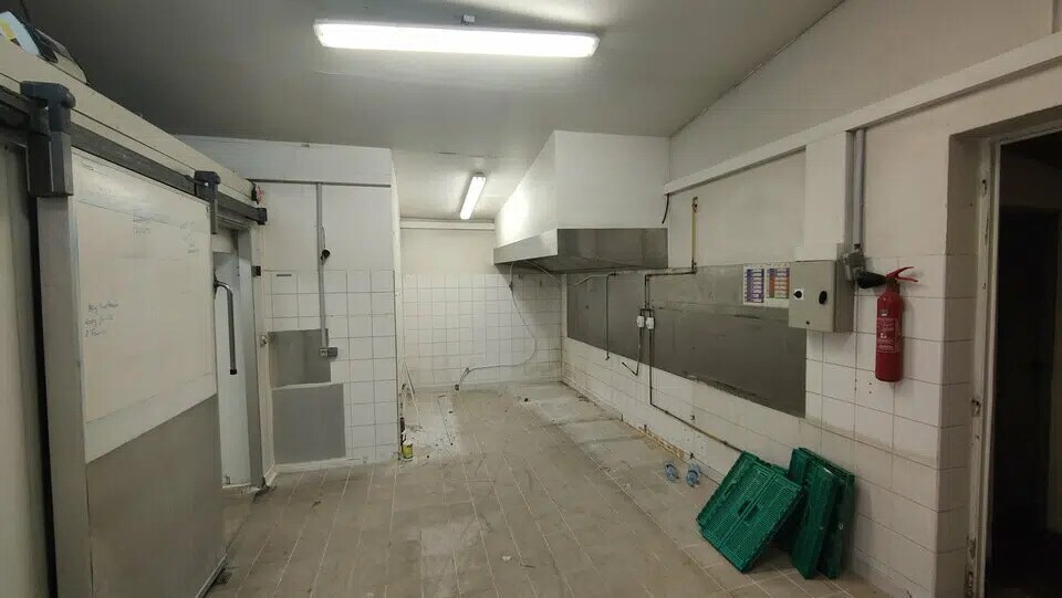Local commercial dans Avignon à louer - Photo de l’immeuble – Image 2 sur 2