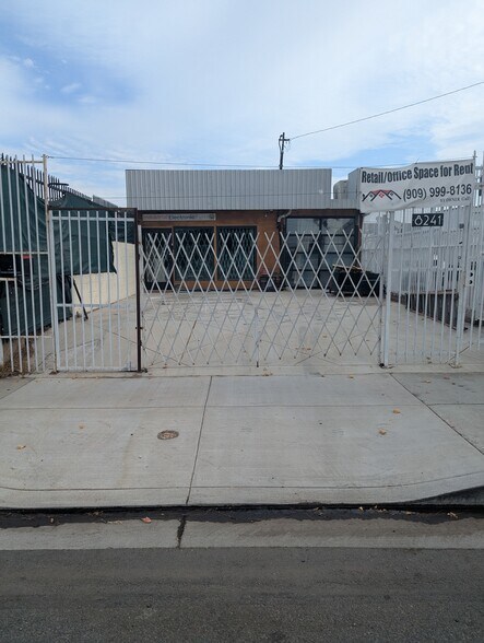 8241 Rosecrans Avenue, Paramount, CA à louer - Photo de l’immeuble – Image 1 sur 1