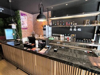 Plus de détails pour Local commercial à louer