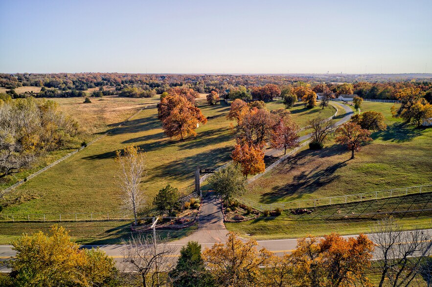 6500 E Sorghum Mill Rd, Edmond, OK à vendre - Photo de l’immeuble – Image 1 sur 35