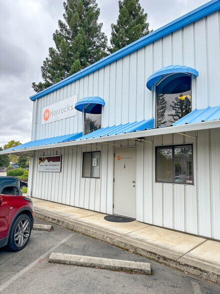 6172 Meister Way, Anderson, CA à vendre - Photo de l’immeuble – Image 2 sur 12