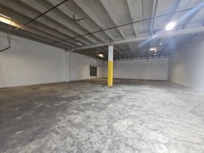 7212-7282 NW 33rd St, Miami, FL à louer Photo intérieure– Image 2 sur 3