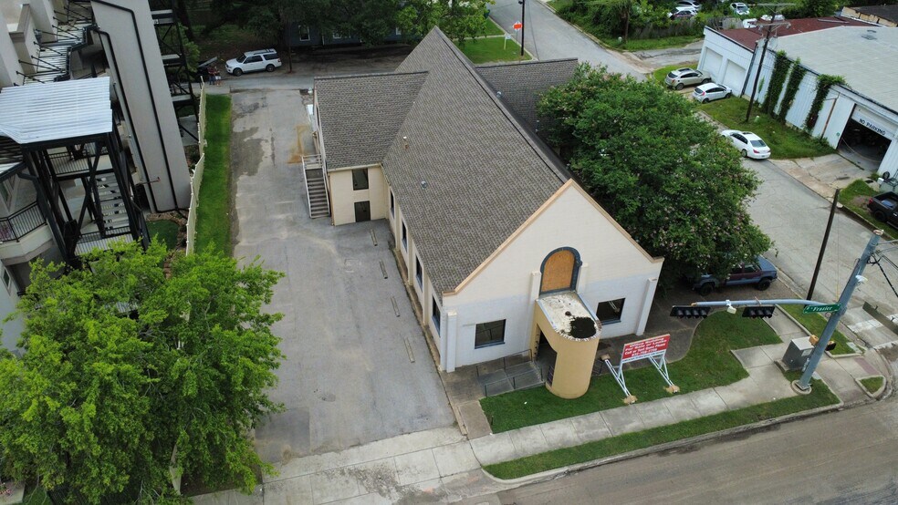 729 N Frazier St, Conroe, TX à vendre - Photo de l’immeuble – Image 2 sur 16