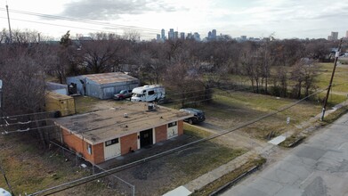 1641 S Fitzhugh Ave, Dallas, TX à louer Photo de l’immeuble– Image 2 sur 7