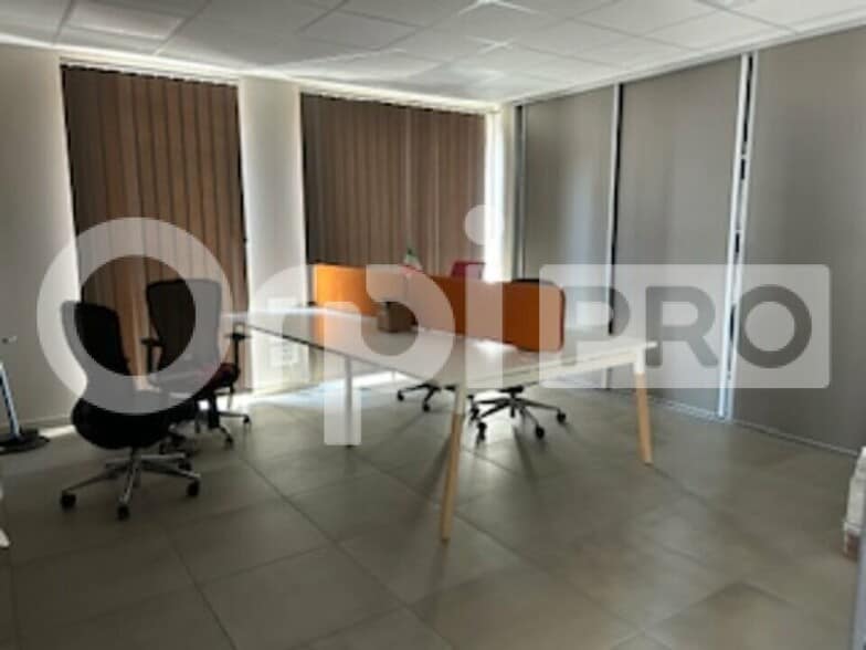 Bureau dans Villefranche-sur-Saône à louer - Photo intérieure – Image 2 sur 11