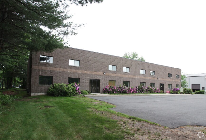 11 Sea Pave Rd, South Windsor, CT à vendre - Photo de l’immeuble – Image 2 sur 2