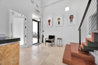 133 Grand Ave, Miami, FL à louer Photo intérieure– Image 2 sur 15