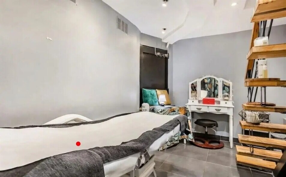 Local commercial dans Paris à louer - Photo intérieure – Image 2 sur 3