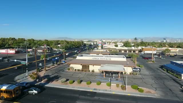 3754-3790 E Flamingo Rd, Las Vegas, NV à louer - Vidéo sur l’annonce professionnelle – Image 2 sur 6
