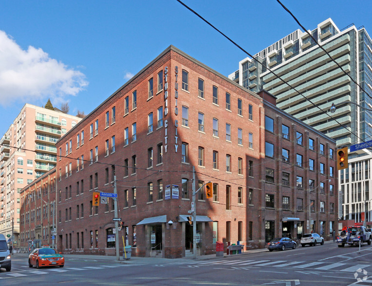 366 Adelaide St E, Toronto, ON à louer - Photo principale – Image 1 sur 3