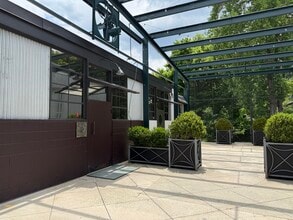 1123 Zonolite Rd NE, Atlanta, GA à louer Photo intérieure– Image 2 sur 7
