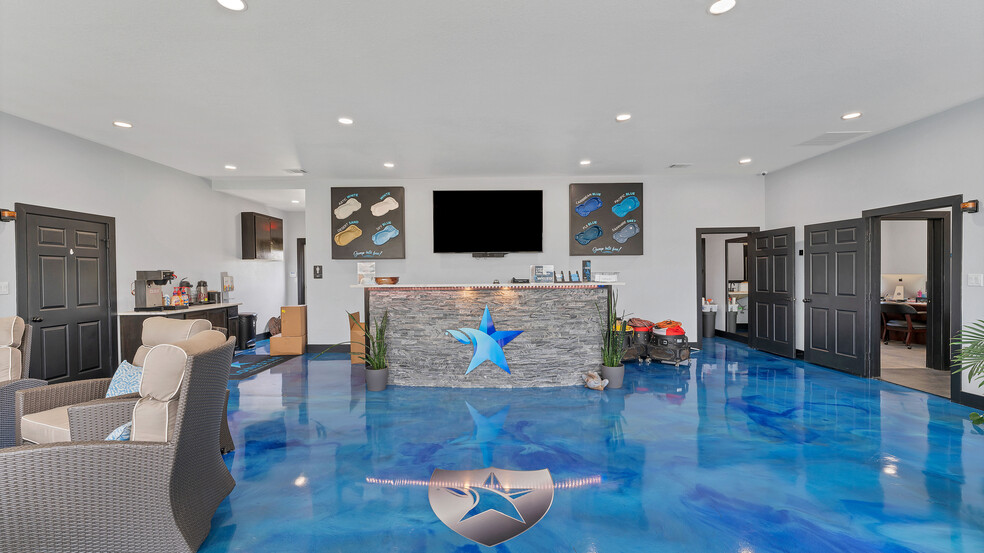 7570 IH - 35 Fwy, New Braunfels, TX à vendre - Photo de l’immeuble – Image 3 sur 12