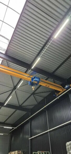 Local d’activités dans Genas à louer - Photo intérieure – Image 2 sur 8