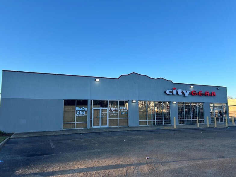 2909 Terry Rd, Jackson, MS à louer - Photo principale – Image 1 sur 5