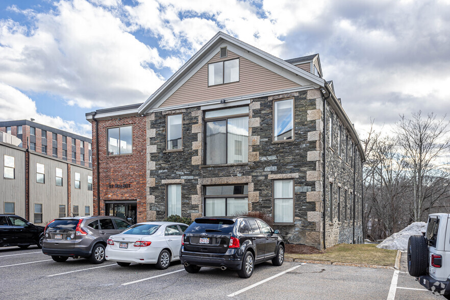 37 Walnut St, Wellesley, MA à louer - Photo principale – Image 1 sur 5