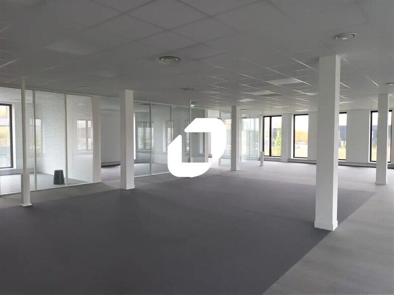 8 Rue Des Peupliers, Lesquin à louer - Photo de l’immeuble – Image 2 sur 10