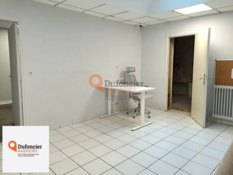 33 Rue Jean Jaures, Poitiers à louer - Photo de l’immeuble – Image 3 sur 4