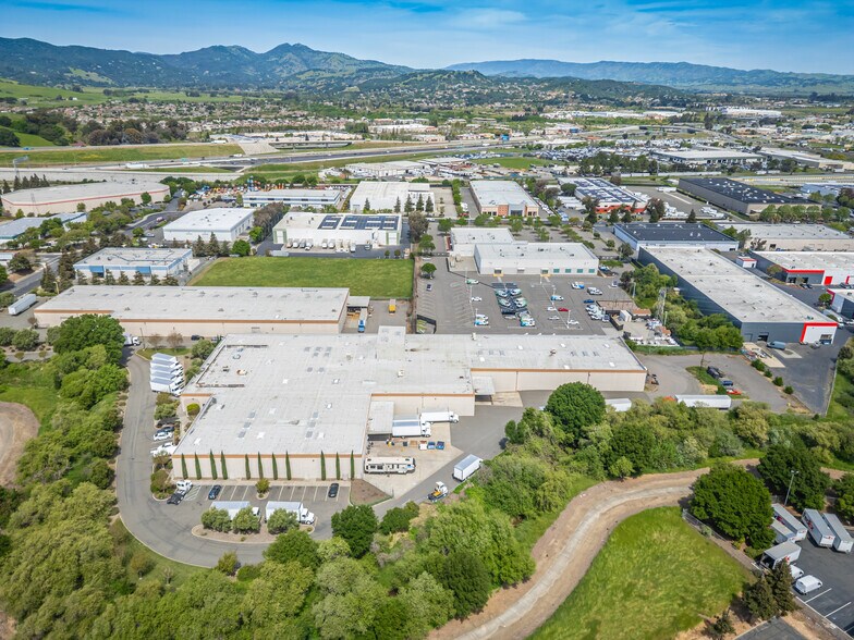 490 Watt Dr, Fairfield, CA à vendre - Photo de l’immeuble – Image 3 sur 48