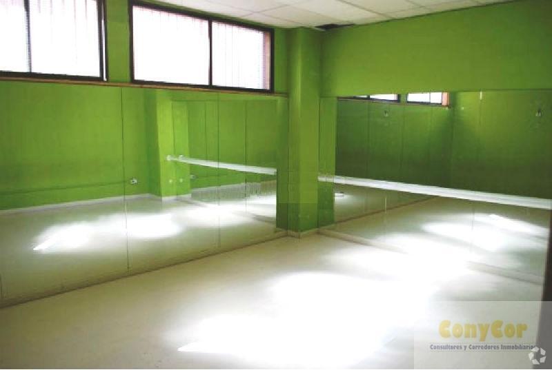 Local commercial dans Algete, Madrid à vendre Photo intérieure– Image 1 sur 2