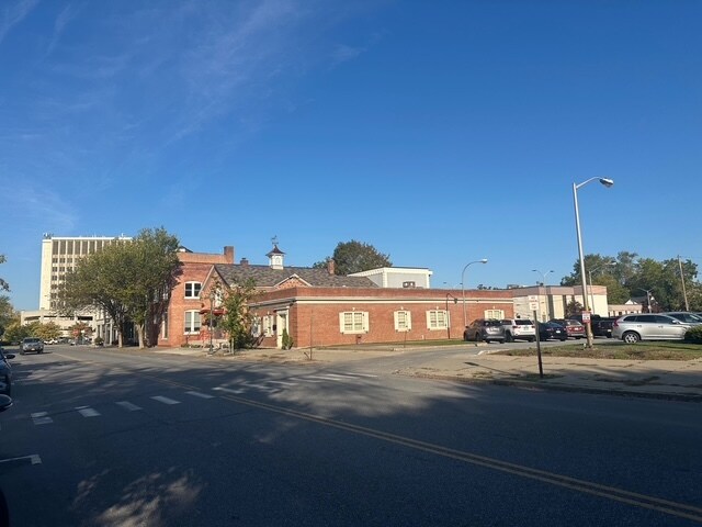 24 Maple St, Glens Falls, NY à louer - Photo de l’immeuble – Image 3 sur 21