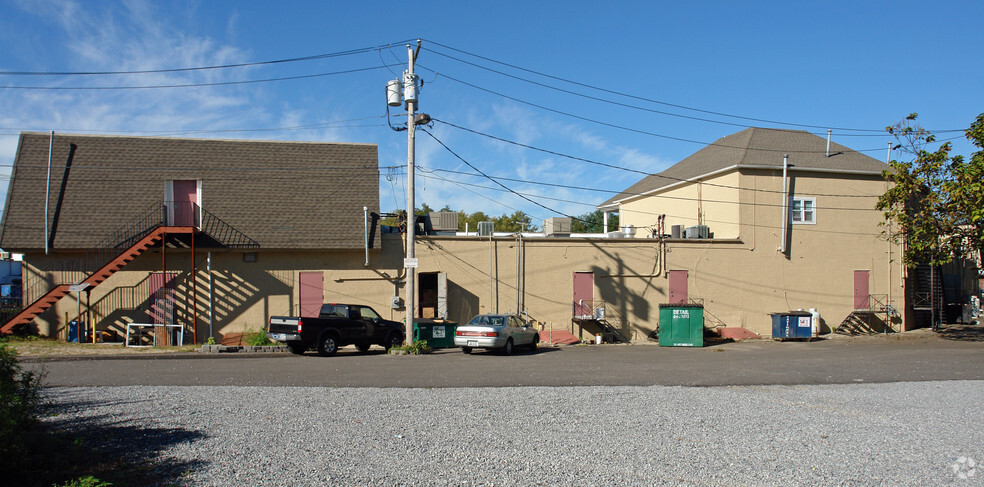 2229 Route 112, Coram, NY à louer - Photo de l’immeuble – Image 3 sur 9