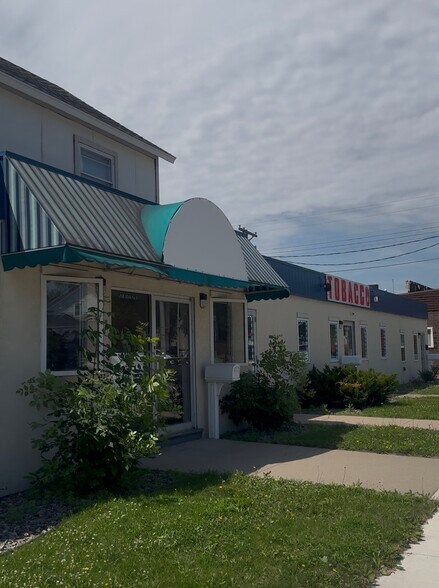 718 E 13th St, Glencoe, MN à louer - Photo de l’immeuble – Image 2 sur 5
