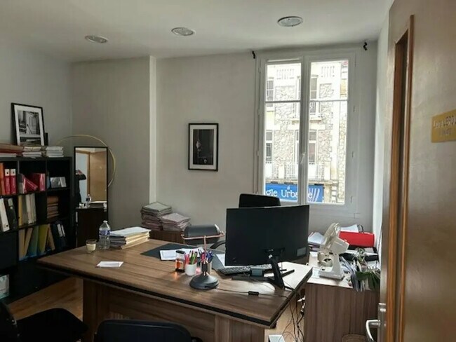 Plus de détails pour Bureau à vendre