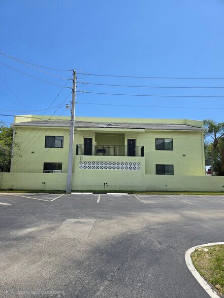 810 SE 8th Ave, Deerfield Beach, FL à louer - Photo principale – Image 1 sur 11
