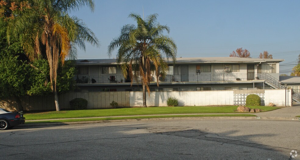 445 W Front St, Covina, CA à vendre - Photo de l’immeuble – Image 3 sur 4