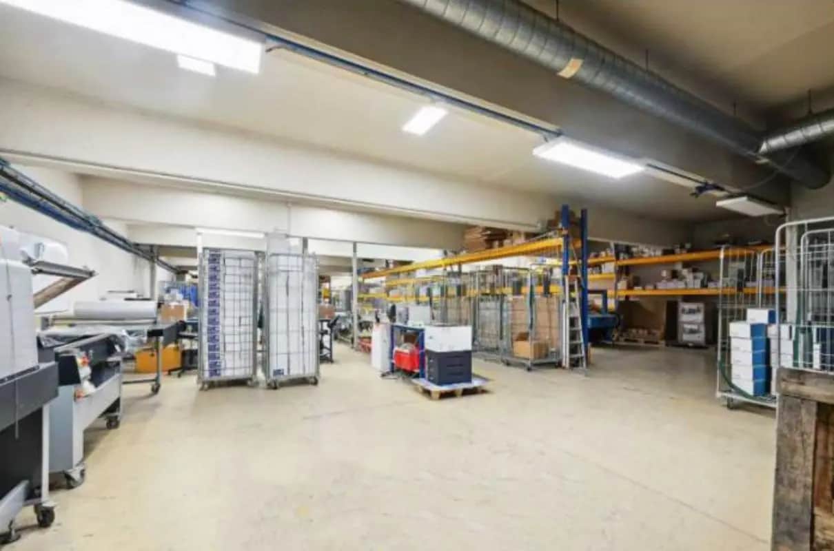 Local d'activités dans L'HAY-LES-ROSES à vendre Photo intérieure– Image 1 sur 12