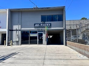 14229 Oxnard St, Van Nuys, CA à louer Photo intérieure– Image 1 sur 18