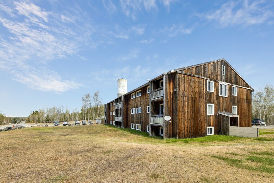44 Koval St, Pickle Lake, ON à vendre - Photo de l’immeuble – Image 3 sur 15