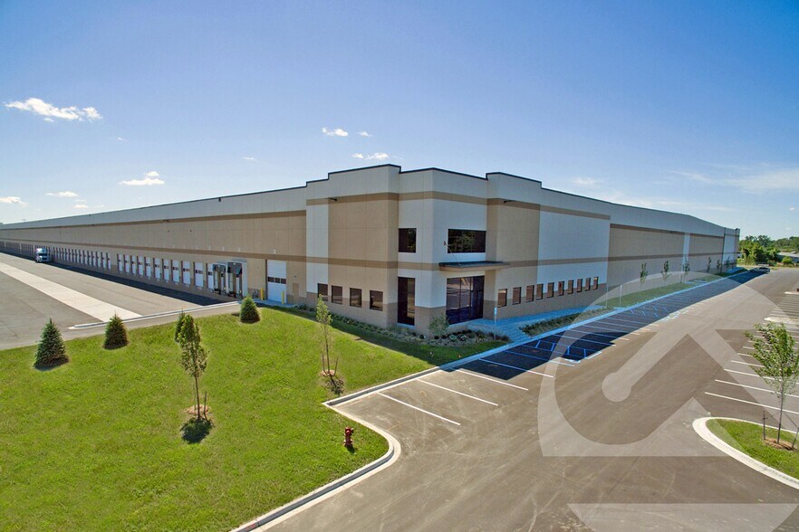 1400 E 10 Mile Rd, Hazel Park, MI à louer - Photo de l’immeuble – Image 1 sur 14