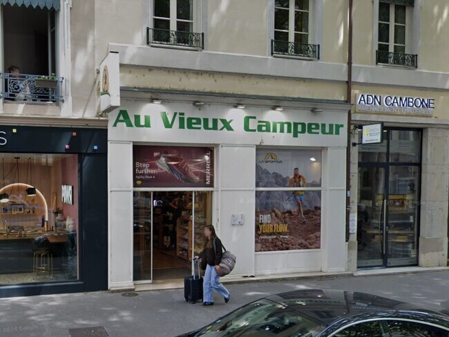 Plus de détails pour 57 Cours De La Liberté, Lyon - Local commercial à louer