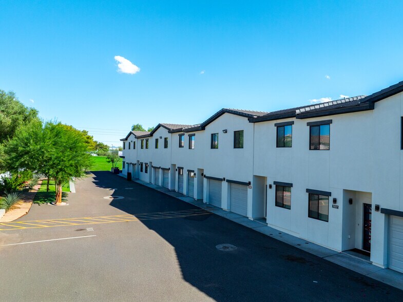 21050 N 23rd Ave, Phoenix, AZ à vendre - Photo principale – Image 1 sur 9