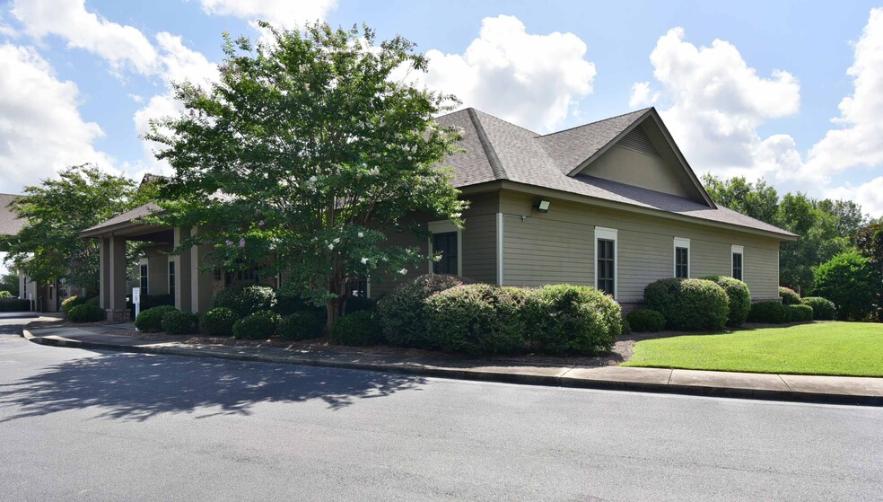 2810 Meredyth Dr, Albany, GA à louer - Photo de l’immeuble – Image 3 sur 39