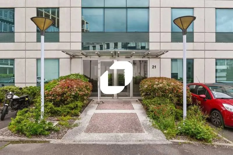 21 Rue Des Bretons, Saint-Denis à louer - Photo de l’immeuble – Image 1 sur 22