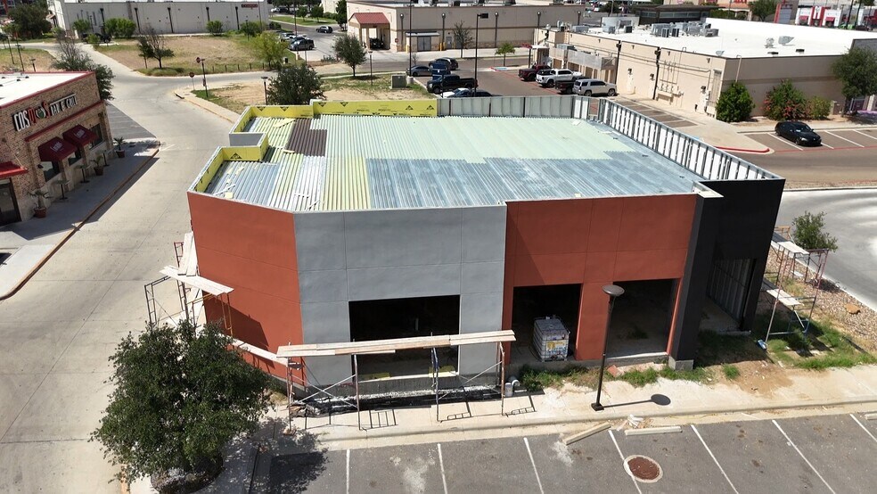 7518 McPherson Rd, Laredo, TX à louer - Photo de l’immeuble – Image 2 sur 4