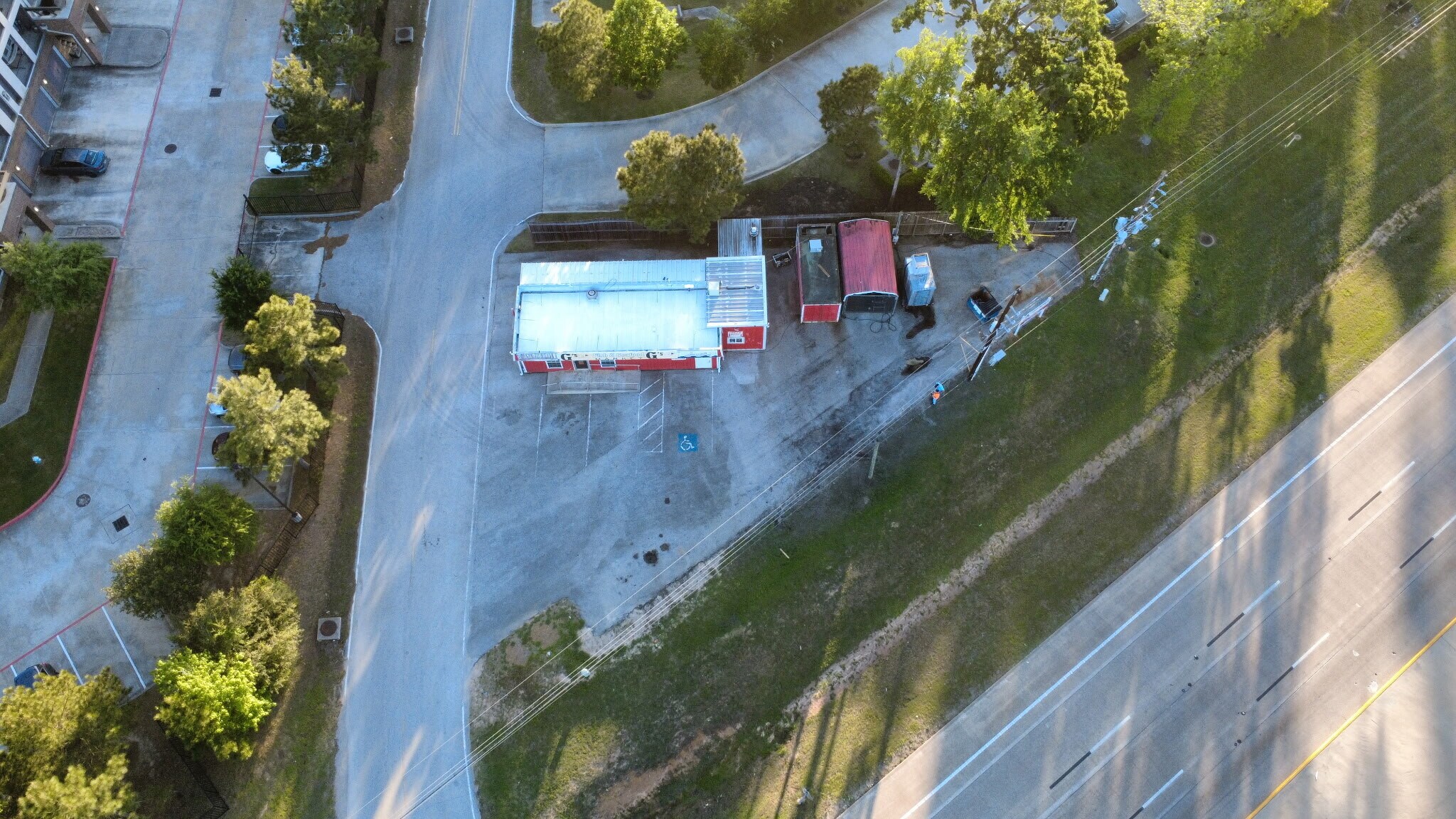 4897 W Davis St, Conroe, TX à vendre Photo principale– Image 1 sur 8