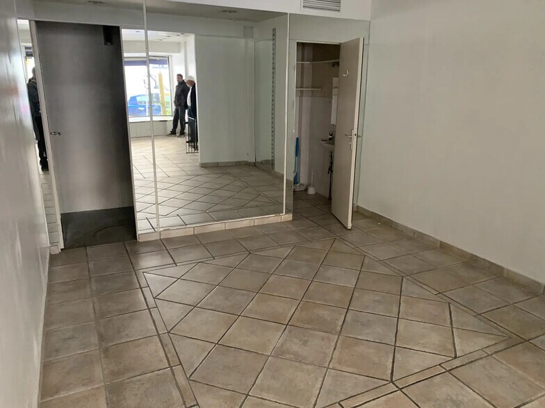 Local commercial dans Antibes à louer - Photo intérieure – Image 1 sur 1