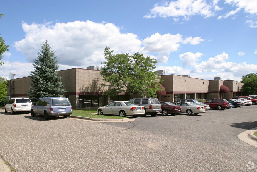 3580-3590 Hoffman Rd E, Vadnais Heights, MN à louer - Photo de l’immeuble – Image 2 sur 9