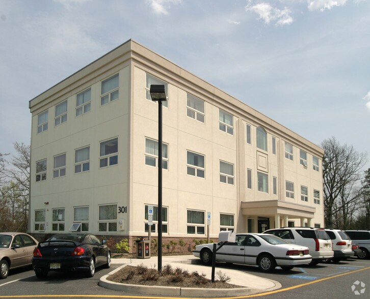 301 Lakehurst Rd, Toms River, NJ à louer - Photo de l’immeuble – Image 2 sur 4