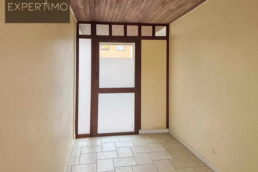 Local commercial dans LA PRIMAUBE à vendre - Photo de l’immeuble – Image 2 sur 8