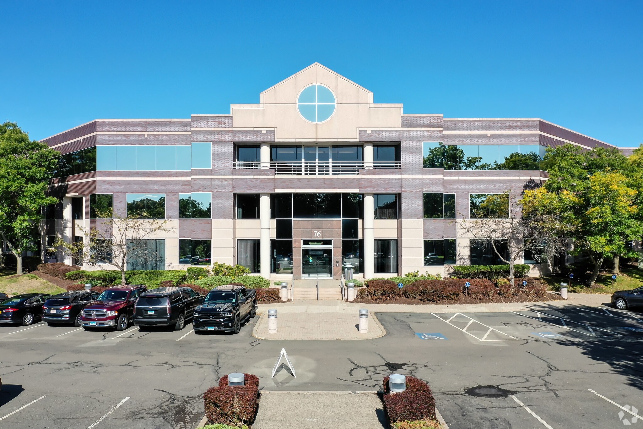 76 Batterson Park Rd, Farmington, CT à louer Photo principale– Image 1 sur 11