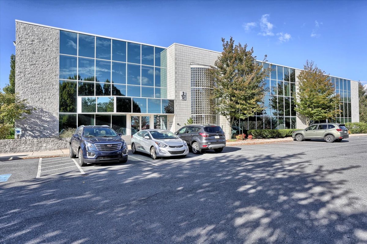 2 Market Plaza Way, Mechanicsburg, PA à louer Photo de l’immeuble– Image 1 sur 5