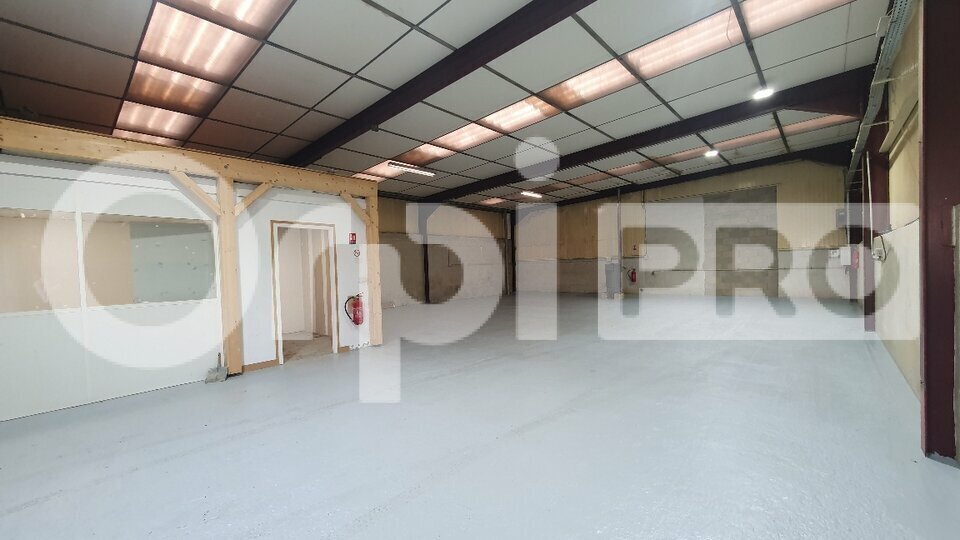 Local d'activités dans VERNEUIL-L'ETANG à vendre Photo intérieure– Image 1 sur 6