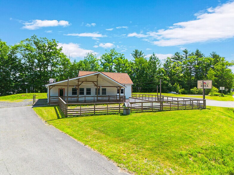 205 W Main St, Liberty, ME à vendre - Photo de l’immeuble – Image 2 sur 52