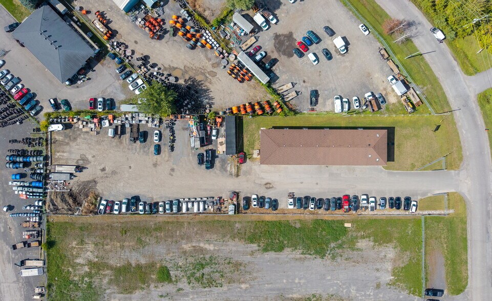 6954 McKeown Dr, Greely, ON à vendre - Photo de l’immeuble – Image 2 sur 9