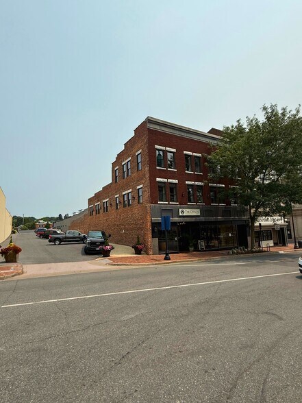 31 N Federal St, Harrisonburg, VA à louer - Photo de l’immeuble – Image 1 sur 25