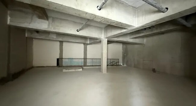 Plus de détails pour Local commercial à louer